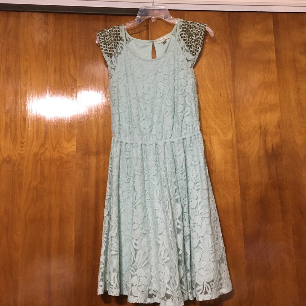 Mint Green Lace Studded Cap Sleeve Dress Size M