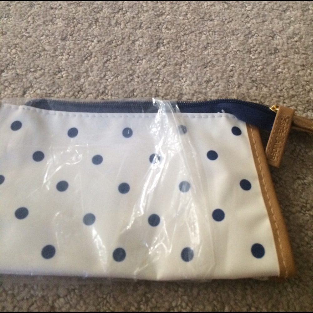 Estée Lauder makeup bag new no used