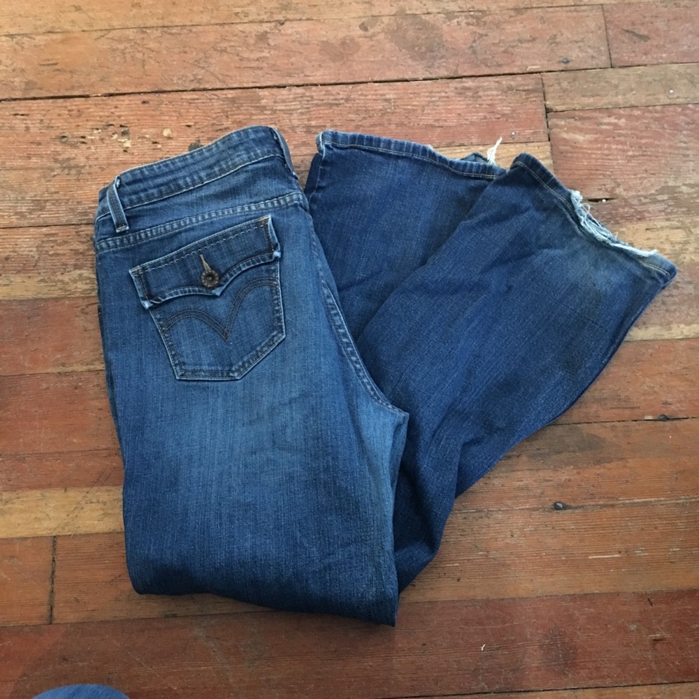 Levi's boot cut 590's