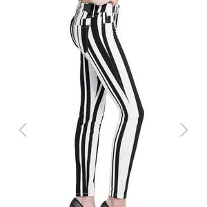 NEW Guess jeans size 27