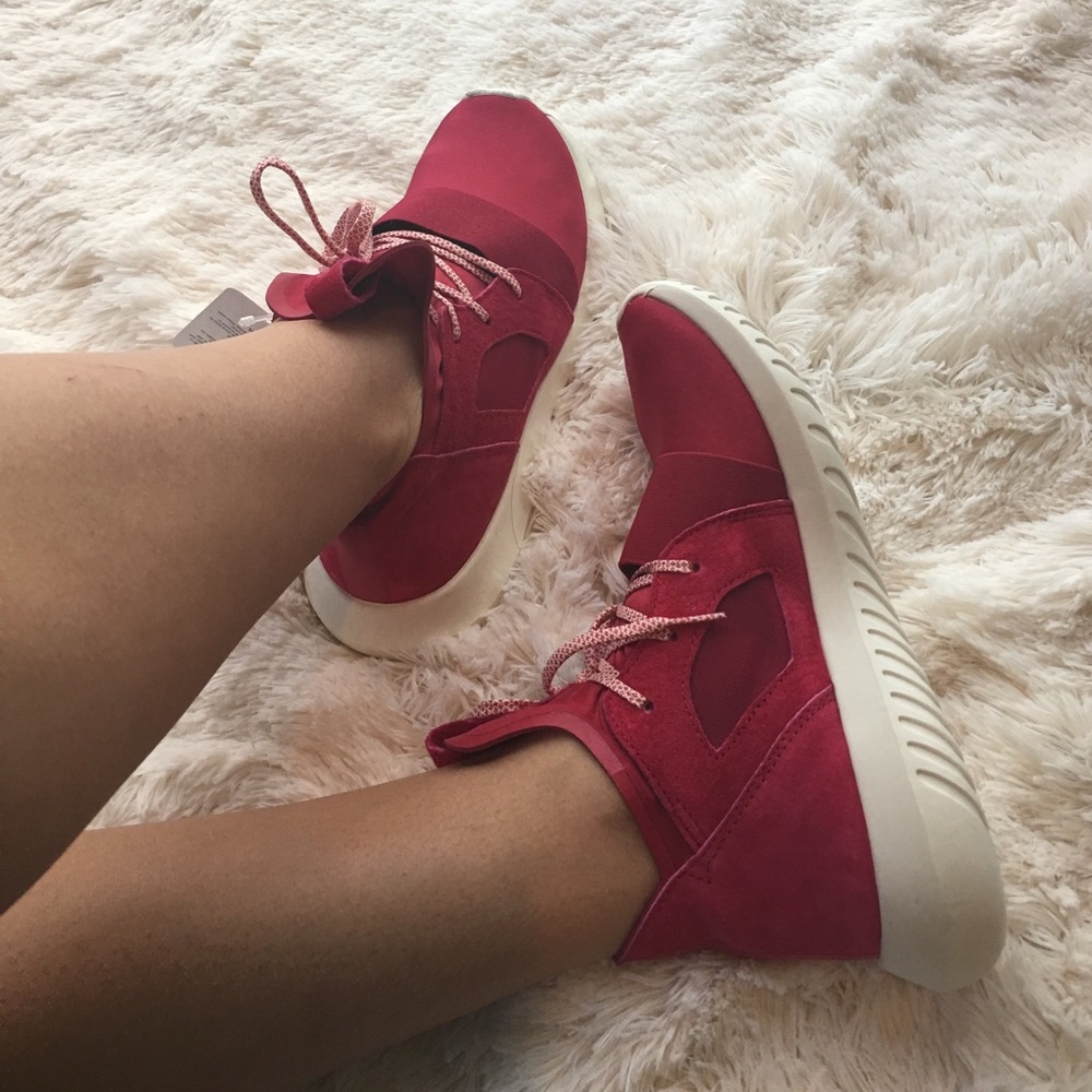 Adidas Sneakers 🎉 Last Pair🎉 - Picture 4 of 4
