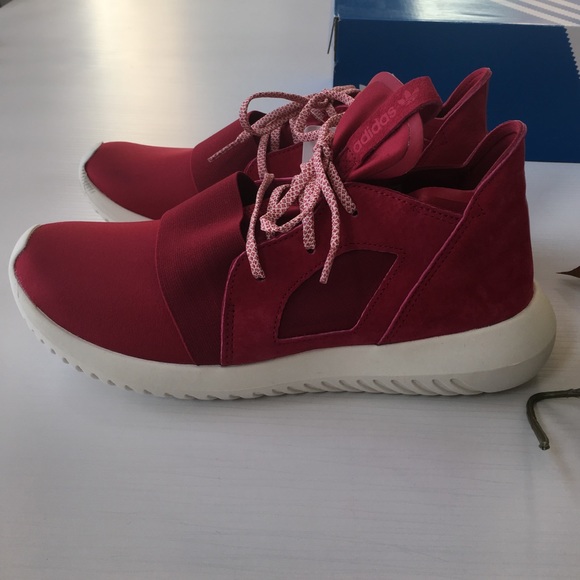 Adidas Sneakers 🎉 Last Pair🎉 - Picture 2 of 4