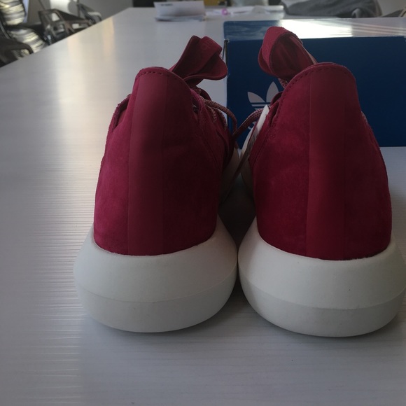 Adidas Sneakers 🎉 Last Pair🎉 - Picture 3 of 4