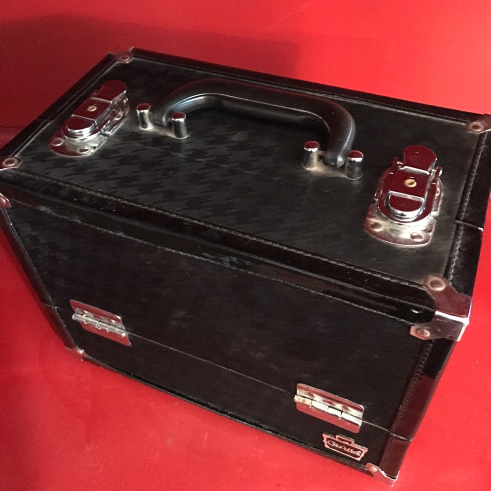 Makeup case