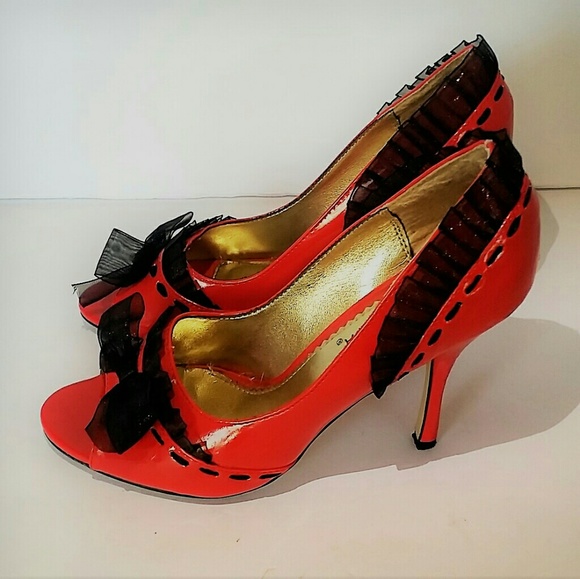 Wild Diva Red Open Toe Frilly Pumps (Size 8) - Picture 2 of 5