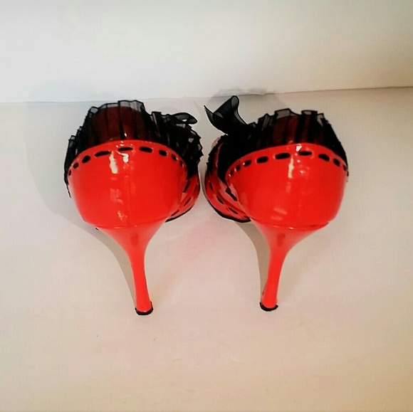 Wild Diva Red Open Toe Frilly Pumps (Size 8) - Picture 3 of 5