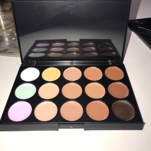 ⭐️Concealer/ Contour palette⭐️