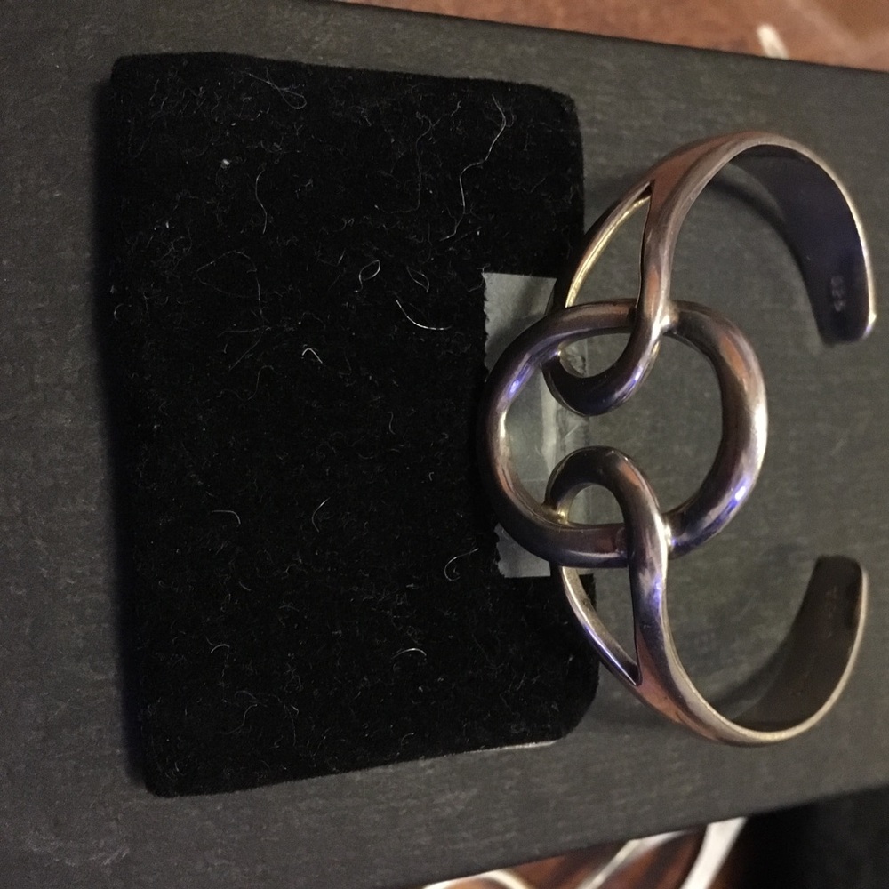 Sterling silver cuff bracelet - Picture 2 of 7