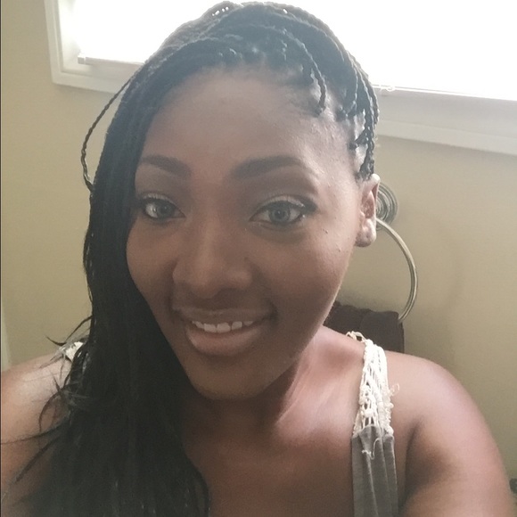 Meet your Posher!!!!!! - Picture 3 of 4