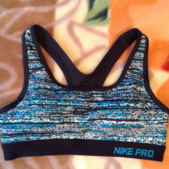 NIKE PRO Sports Bra - Picture 2 of 5