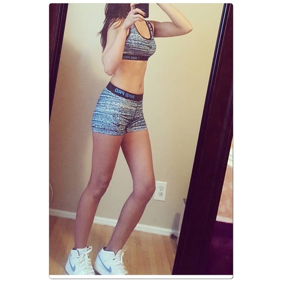 NIKE PRO Sports Bra - Picture 5 of 5