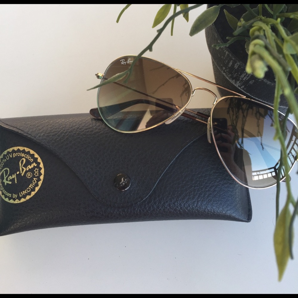 Ray Bans Aviator!
