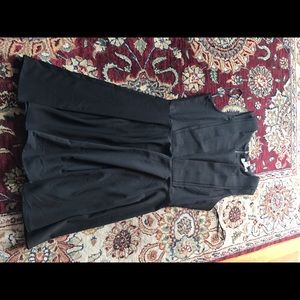 Forever 21 black dress ruffle L classy Forever 21 black dress ruffle L classy