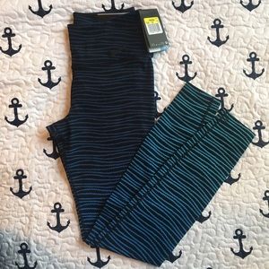 Nike Legendary Tight Fit Leggings