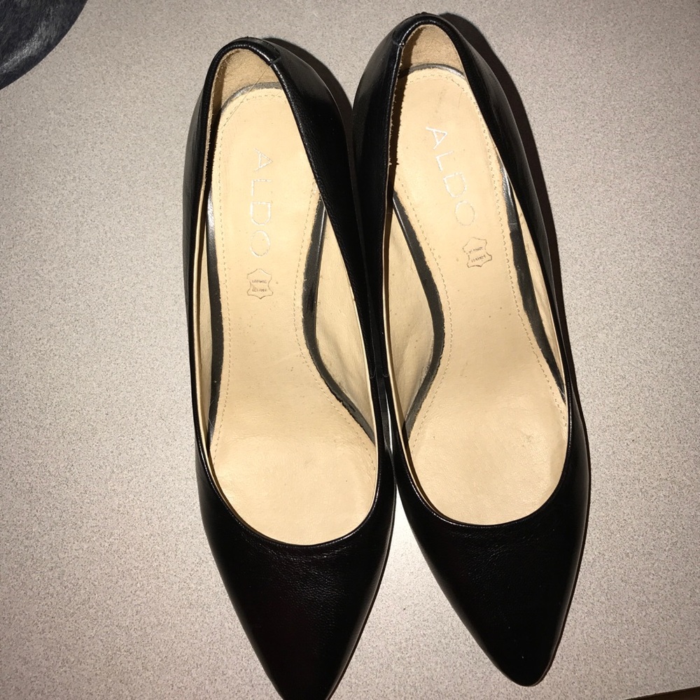 Aldo heels size 8.5 US