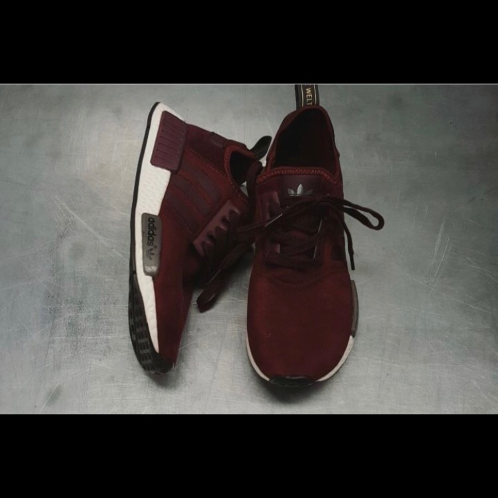 Men's 8.5 maroon Addidas