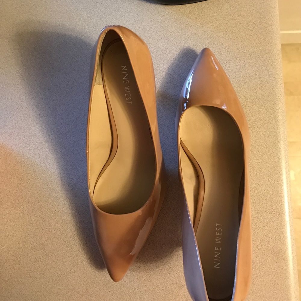 Nine West nude heel