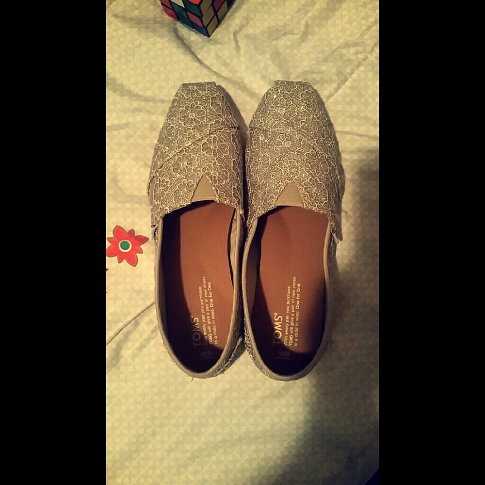 Size 9 Rose Gold Crochet Toms