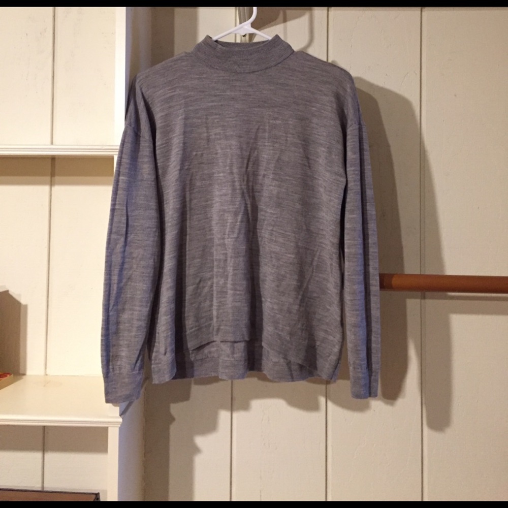 Uniqlo turtleneck sweater