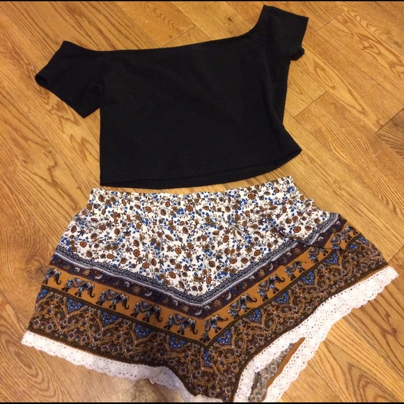 Forever 21 Pants - Floral short set