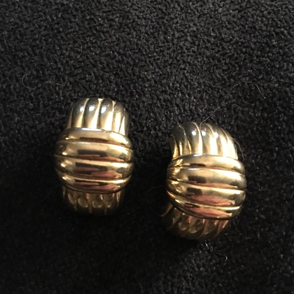 Gold pierced earrings