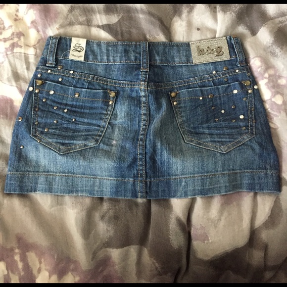 Mini Skirt - Picture 2 of 3