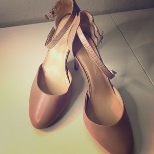 Banana Republic nude heels