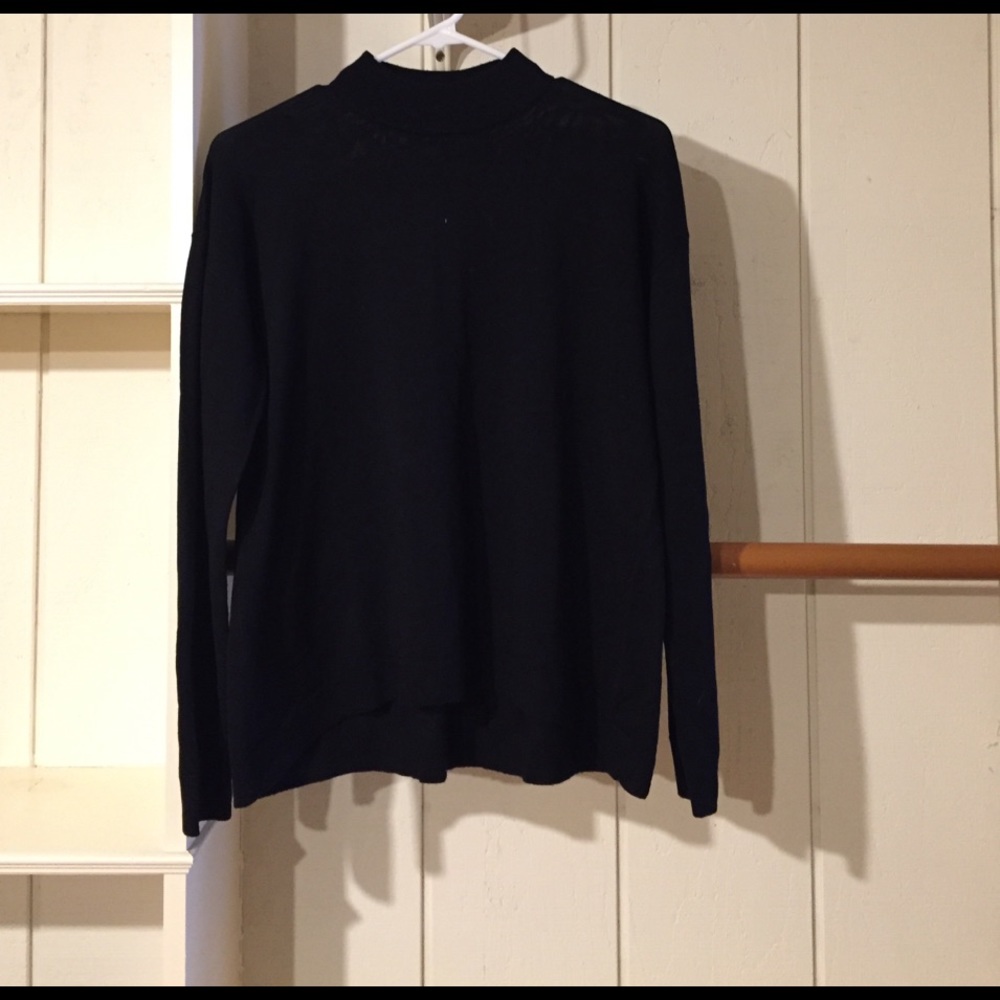 Uniqlo turtleneck sweater