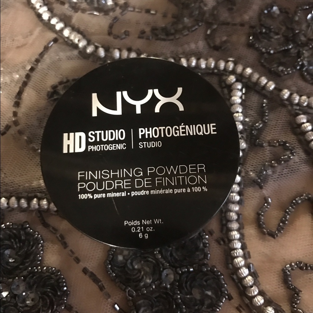NYX HD finishing powder