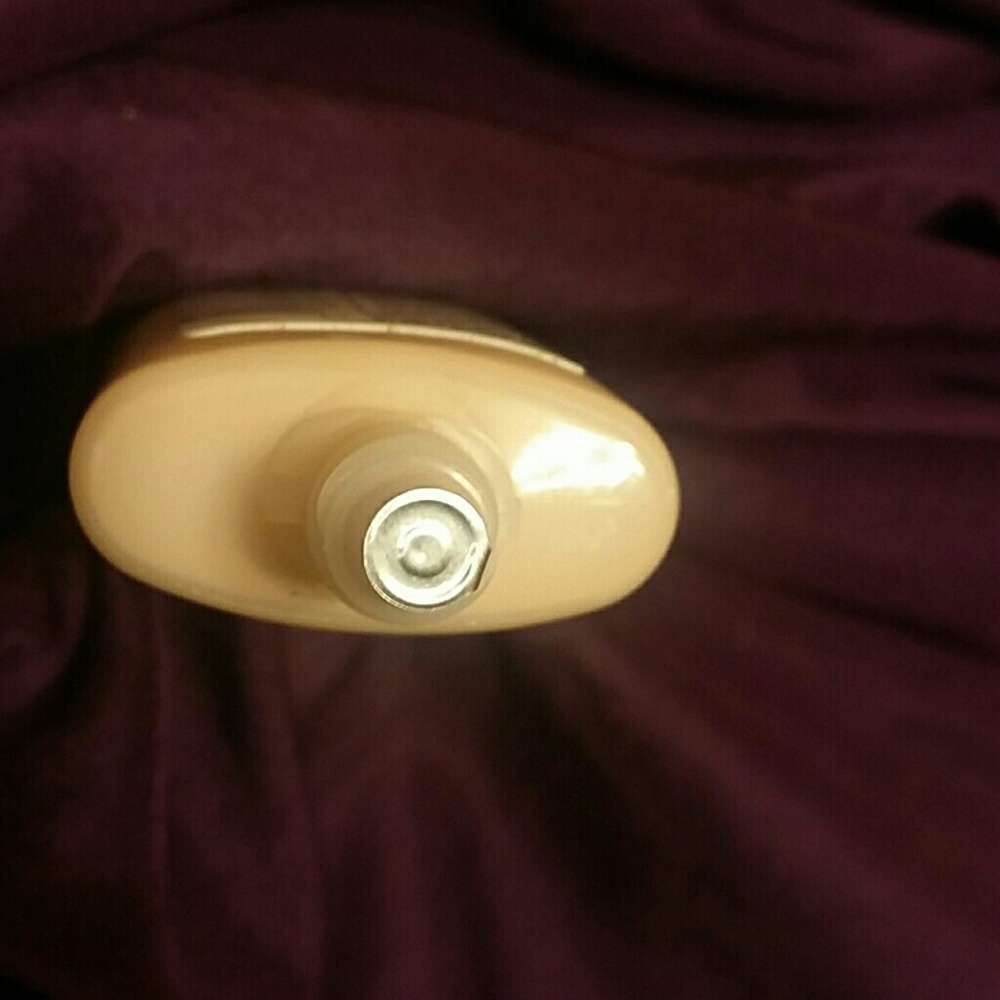 L'Oreal Infallible Pro Glow - Picture 4 of 4