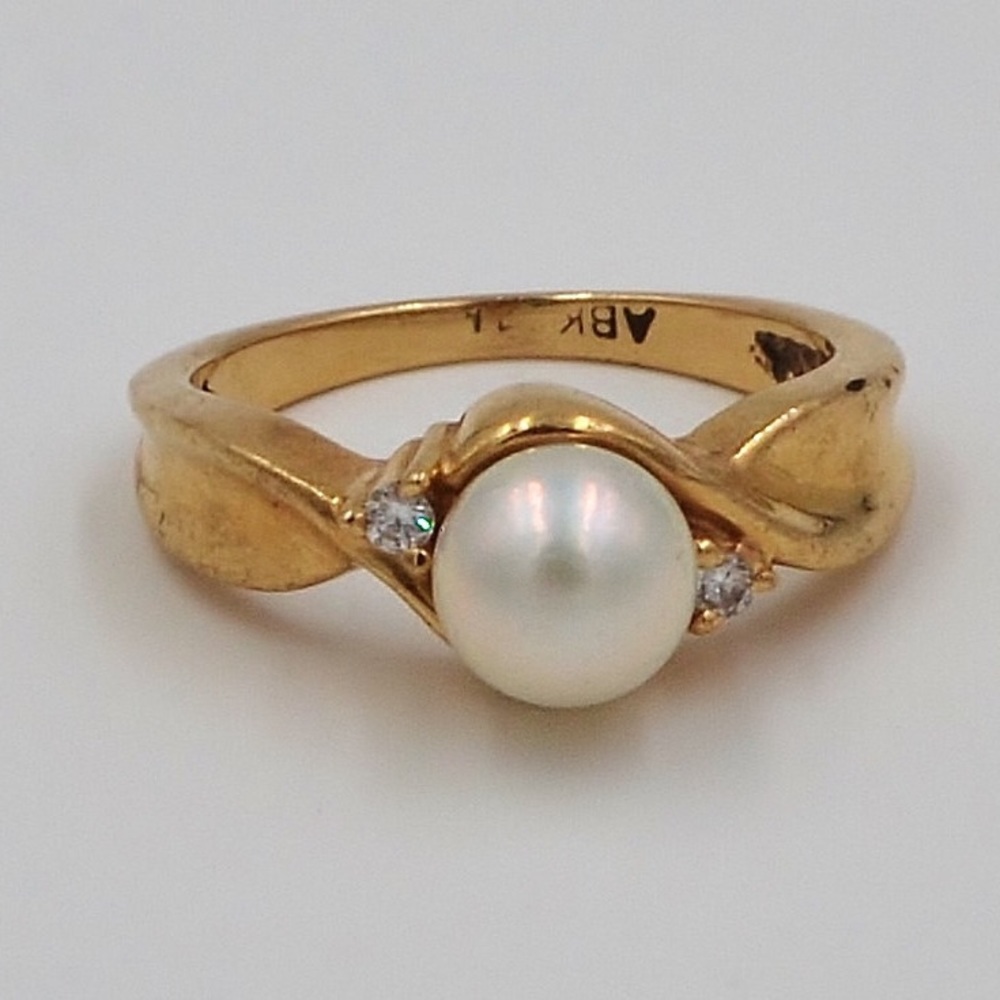 Gorgeous 10K Gold & Diamond Chip Ring