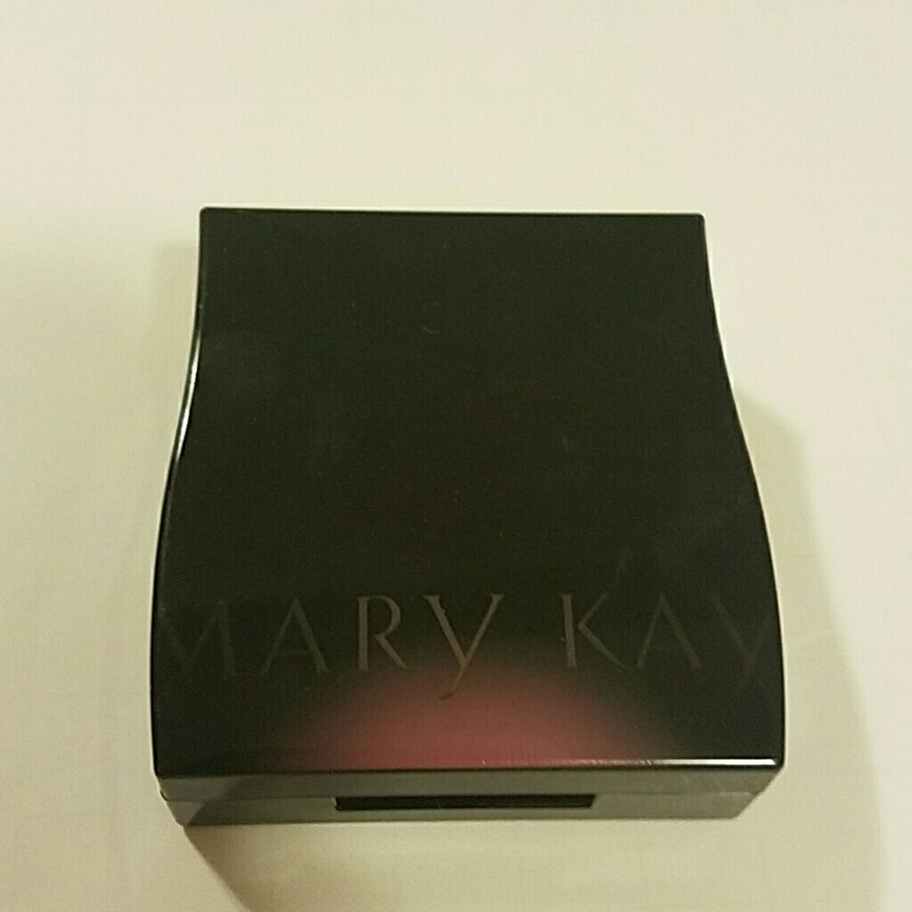 New Mary Kay Magnetic Compact Mini no box