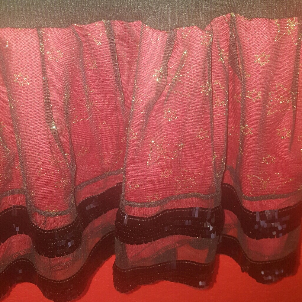 Red and black stretchy skirt