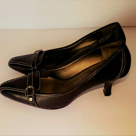 Joan & David Brown Leather Heels (Size 7M) - Picture 2 of 4