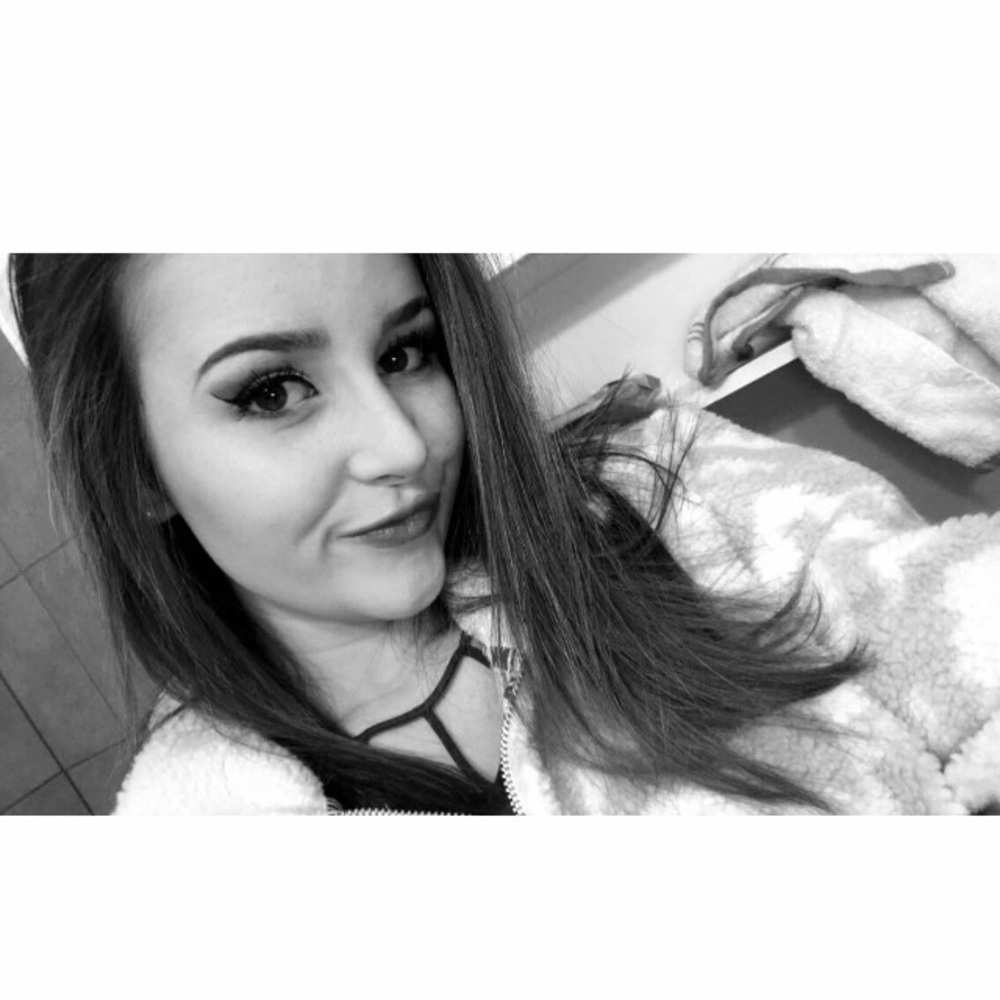 Meet your Posher, Jasmine