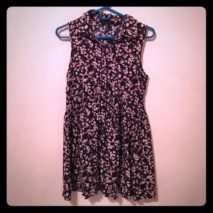 Floral sleeveless dress