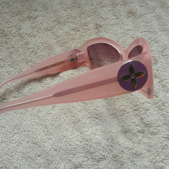 Authentic Louis Vuitton Pink Retro Sunglasses main image 4