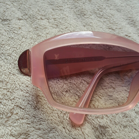 Authentic Louis Vuitton Pink Retro Sunglasses main image 7