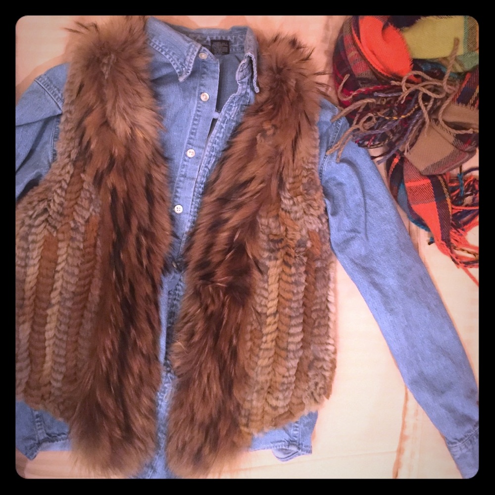 SUPER CUTE FUR VEST size small, real fur