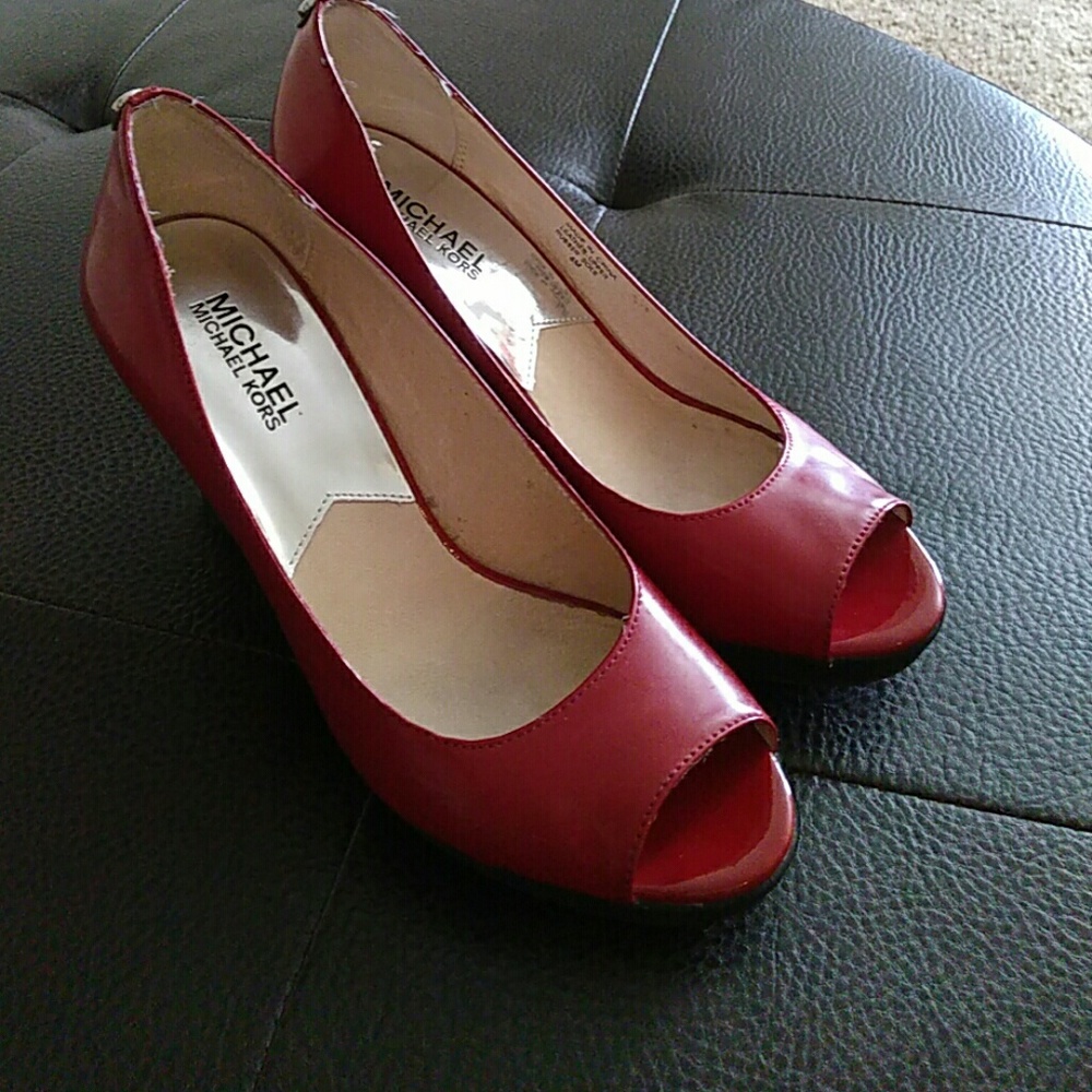 MICHAEL KORS OPEN TOE WEDGES