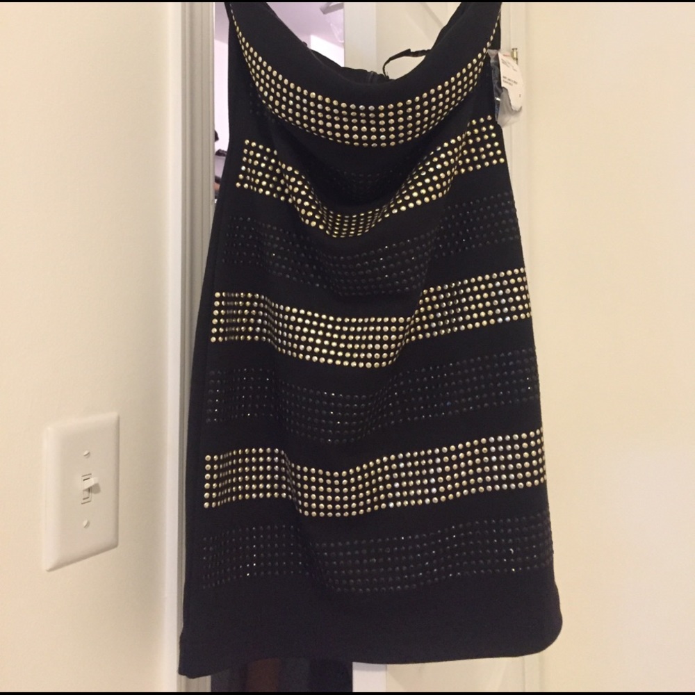 Forever 21 Black dress with gold circle studs