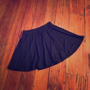 Black circle-skirt