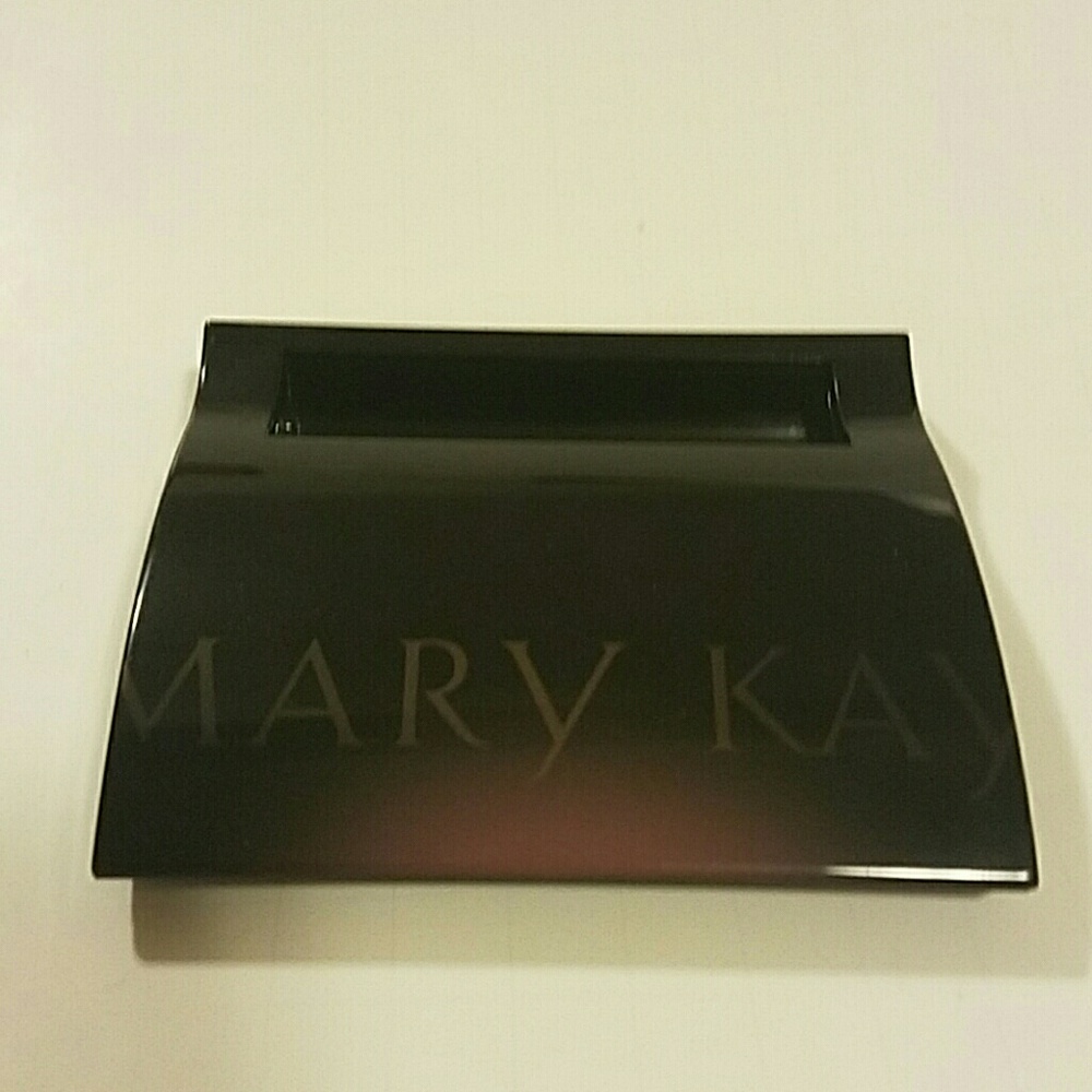 New Mary Kay Magnetic Compact no box