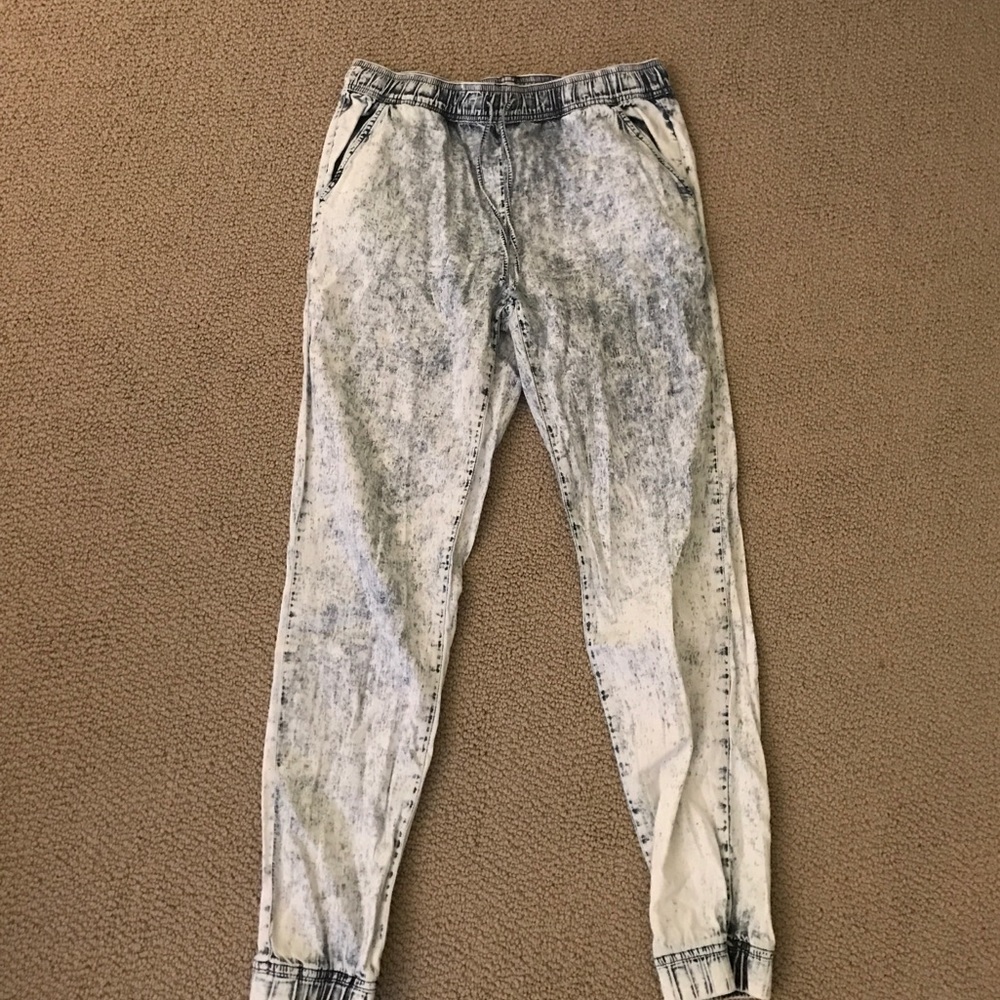 Distressed joggers, drawstring waistline