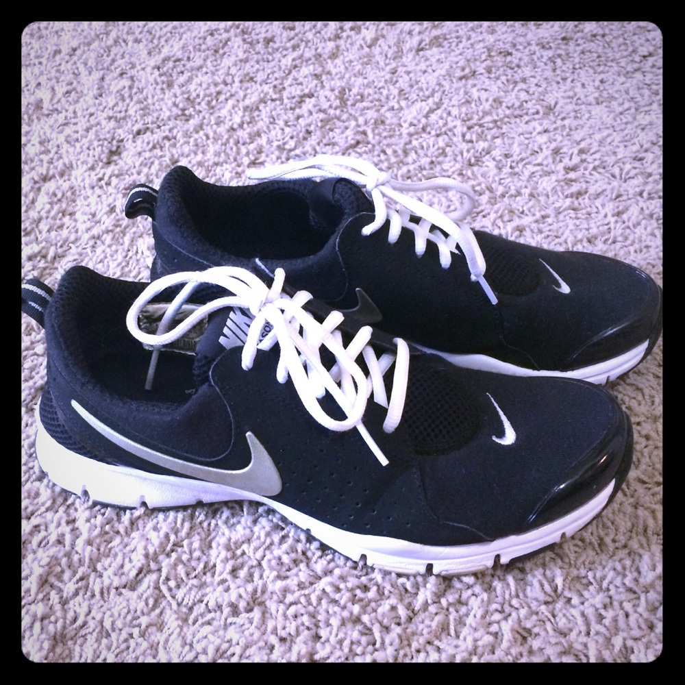 Black Nike Shoes