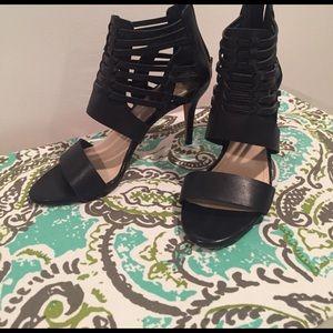 Vince Camuto- black leather heels