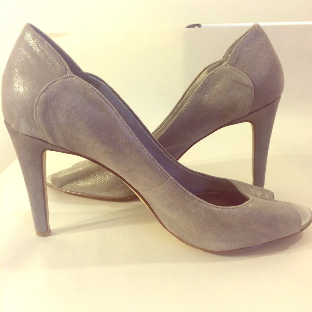 Banana republic grey open-toed heels