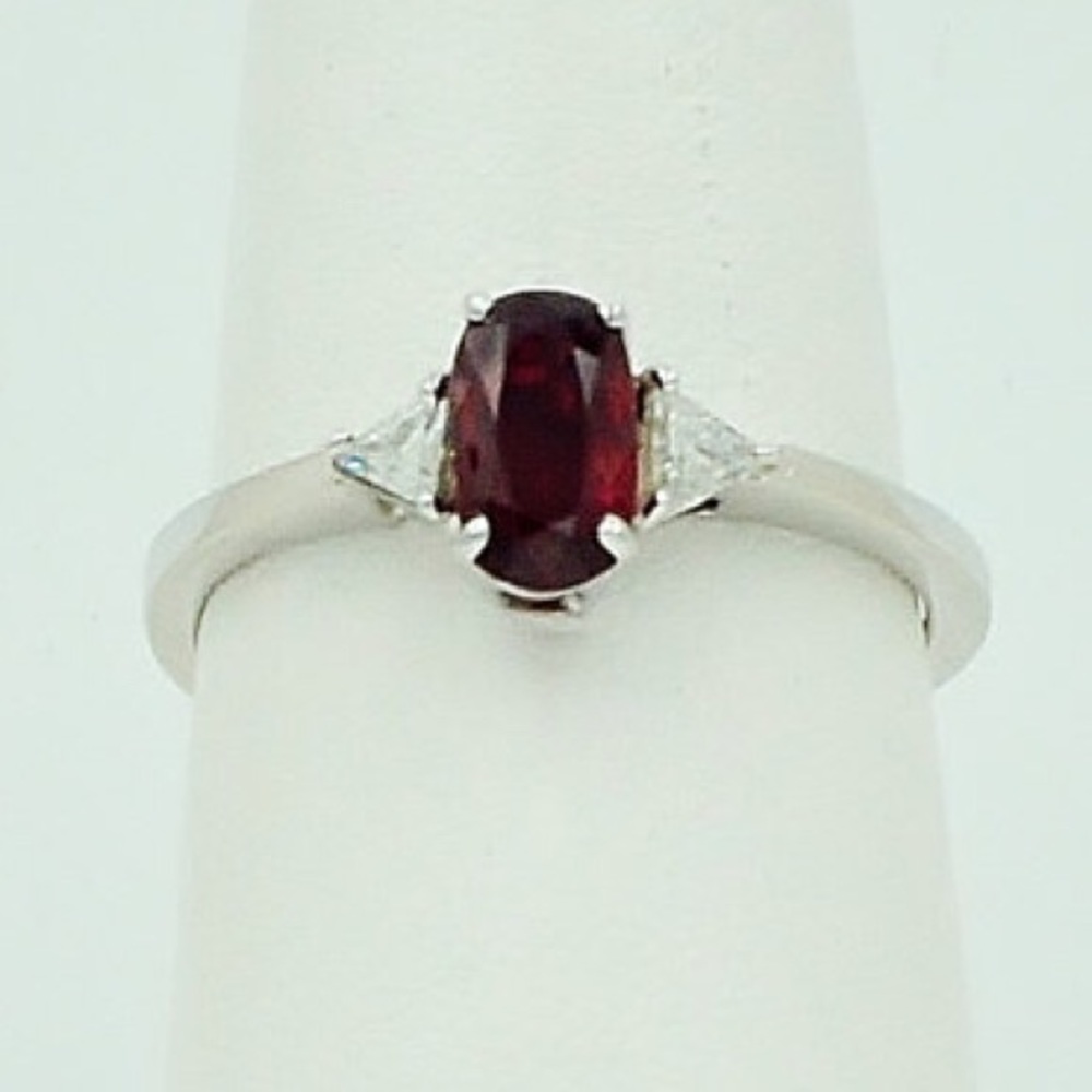 Stunning 14K White Gold, Ruby & Diamond Ring.