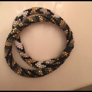 LILLY AND LAURA Black and gold beaded bracelets