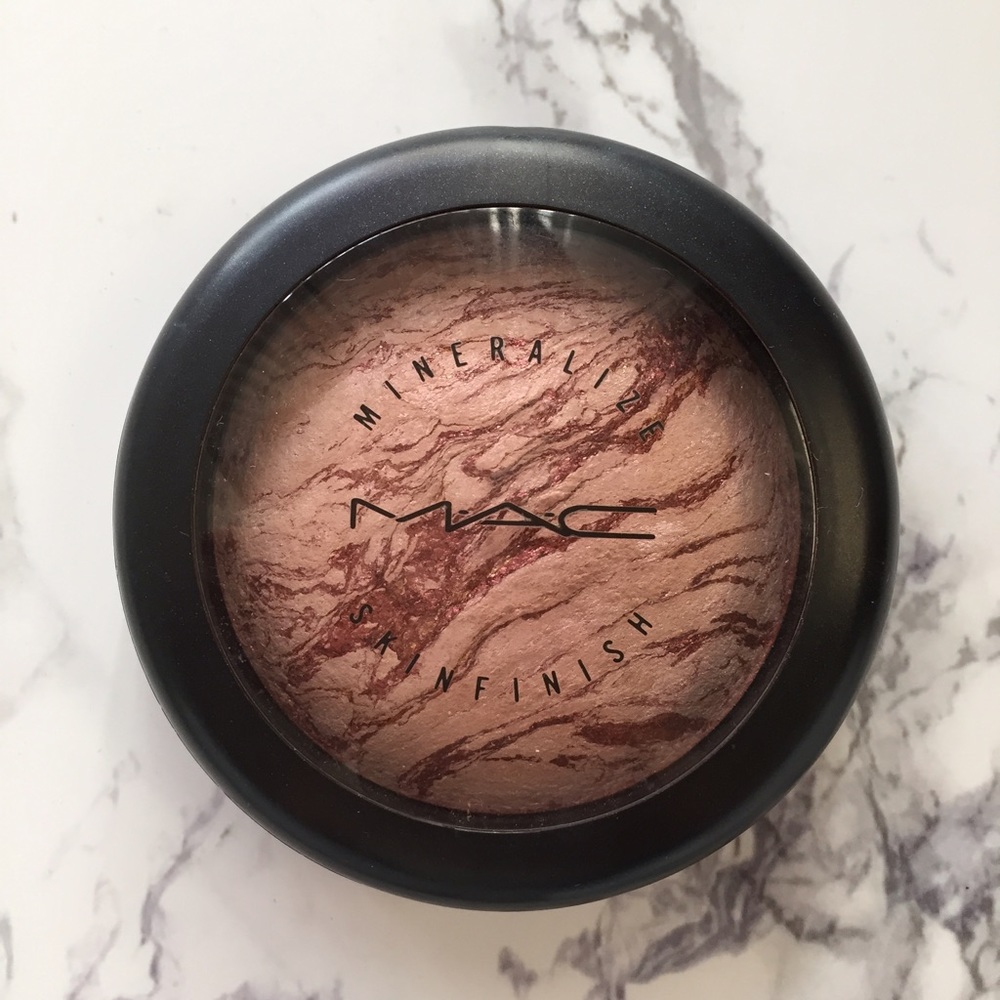 SUPER RARE LE MAC Petticoat Mineralized SkinFinish